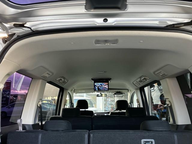 ステップワゴン Ｇ　ＨＩＤエディション　８人乗り　両側電動スライドドア　ＥＴＣ　ナビ　後席モニター　フルセグＴＶ　Ｂｌｕｅｔｏｏｔｈ　ＣＤ　ＤＶＤ　ＨＩＤヘッドライト　スマートキー　オートエアコン　電動格納ミラー　３列シート（30枚目）