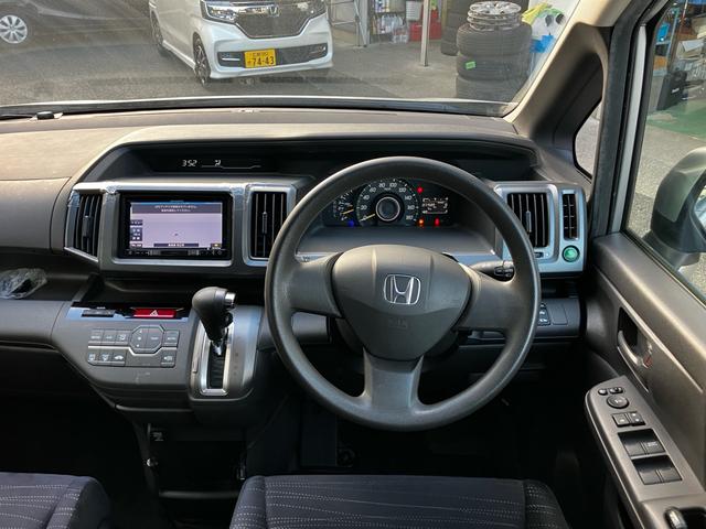 ステップワゴン Ｇ　ＨＩＤエディション　８人乗り　両側電動スライドドア　ＥＴＣ　ナビ　後席モニター　フルセグＴＶ　Ｂｌｕｅｔｏｏｔｈ　ＣＤ　ＤＶＤ　ＨＩＤヘッドライト　スマートキー　オートエアコン　電動格納ミラー　３列シート（43枚目）