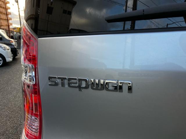 ステップワゴン Ｇ　ＨＩＤエディション　８人乗り　両側電動スライドドア　ＥＴＣ　ナビ　後席モニター　フルセグＴＶ　Ｂｌｕｅｔｏｏｔｈ　ＣＤ　ＤＶＤ　ＨＩＤヘッドライト　スマートキー　オートエアコン　電動格納ミラー　３列シート（50枚目）