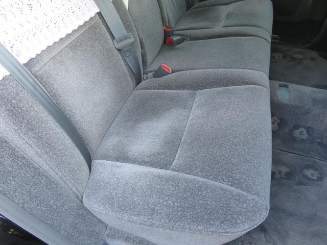センチュリー 　公用車ワンオーナー　ロイヤルタイプレースハーフシートカバー　プレステージタイプフロアマット　唐草模様モチーフサイド＆リヤ電動カーテン　ウールファブリック前後ヒーター付パワーシート　トヨタディーラー整備（6枚目）