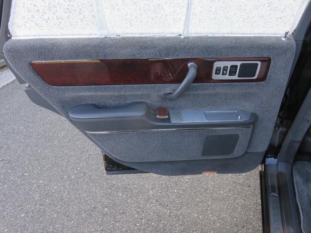 センチュリー 　公用車ワンオーナー　ロイヤルタイプレースハーフシートカバー　プレステージタイプフロアマット　唐草模様モチーフサイド＆リヤ電動カーテン　ウールファブリック前後ヒーター付パワーシート　トヨタディーラー整備（41枚目）