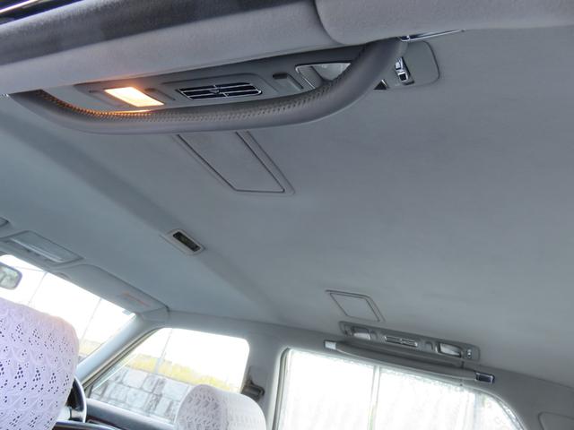 センチュリー 　公用車ワンオーナー　ロイヤルタイプレースハーフシートカバー　プレステージタイプフロアマット　唐草模様モチーフサイド＆リヤ電動カーテン　ウールファブリック前後ヒーター付パワーシート　トヨタディーラー整備（61枚目）