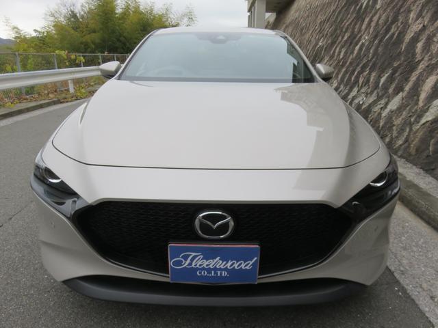 MAZDA3ファストバック 15Sツーリング ワンオーナー 衝突被害軽減システム レーンアシスト ETC ナビ 全周囲カメラ フルセグTV BT HDMI CD DVD LEDヘッドライト スマートキー AW18インチ コーナーセンサー クルコン(2枚目)