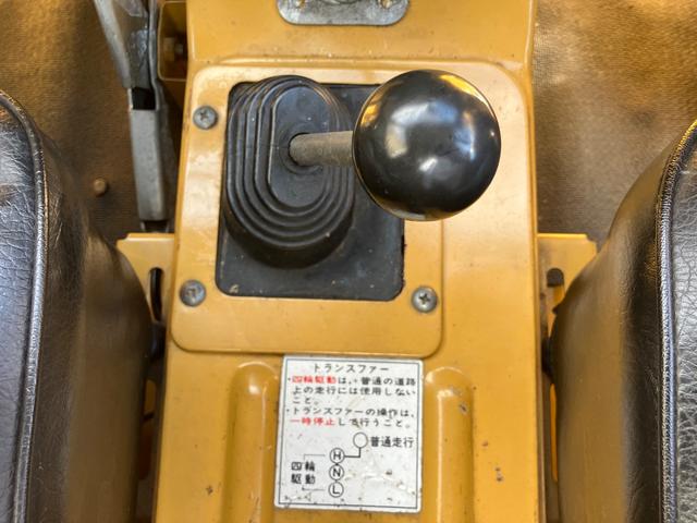 ジムニー 幌タイプ　ＳＪ１０　２ストロークエンジン　４ＷＤ　４速ＭＴ　背面タイヤ（5枚目）