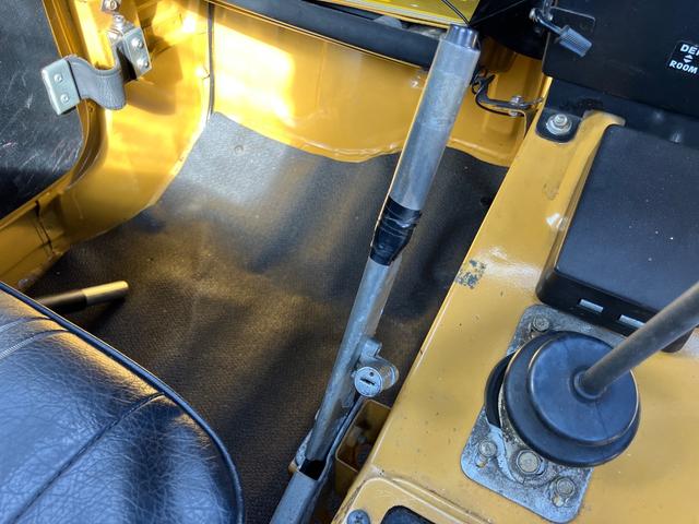 ジムニー 幌タイプ　ＳＪ１０　２ストロークエンジン　４ＷＤ　４速ＭＴ　背面タイヤ（32枚目）