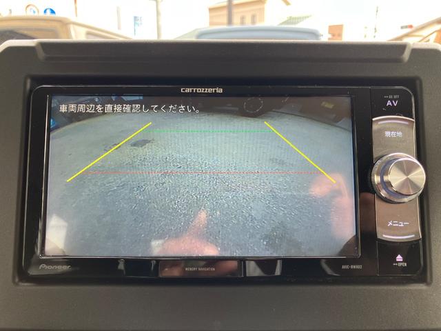 バックカメラも付いています。駐車の時に便利なのはもちろんの事、後方死角にいる子供たちに気が付くことができるので安心安全ですね