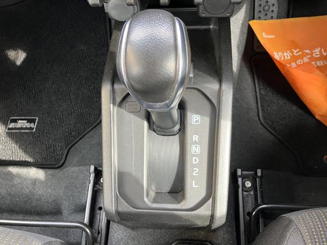 発進時や後退時に必ず操作するレバーです。操作のしやすさが肝になってきます。ぜひ一度体感してください。