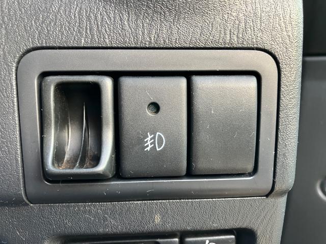 ジムニー ＸＣ　リフトアップ　社外マフラー　社外１６インチアルミ　社外ステアリング　５速ＭＴ　新品Ｂｌｕｅｔｏｏｔｈオーディオ　キーレス（7枚目）