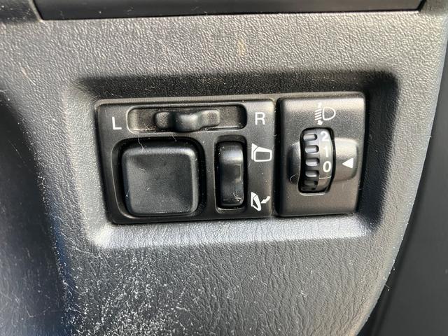 ジムニー ＸＣ　リフトアップ　社外マフラー　社外１６インチアルミ　社外ステアリング　５速ＭＴ　新品Ｂｌｕｅｔｏｏｔｈオーディオ　キーレス（8枚目）