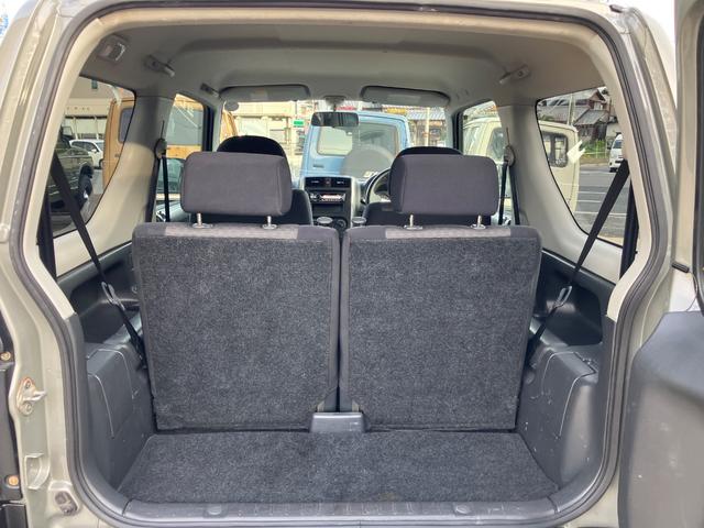 ジムニー ＸＣ　リフトアップ　社外マフラー　社外１６インチアルミ　社外ステアリング　５速ＭＴ　新品Ｂｌｕｅｔｏｏｔｈオーディオ　キーレス（17枚目）