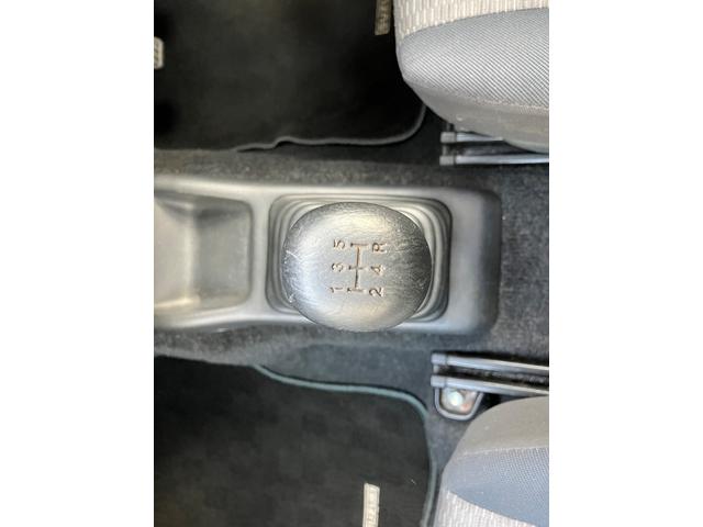 ジムニー ＸＣ　リフトアップ　社外マフラー　社外１６インチアルミ　社外ステアリング　５速ＭＴ　新品Ｂｌｕｅｔｏｏｔｈオーディオ　キーレス（26枚目）