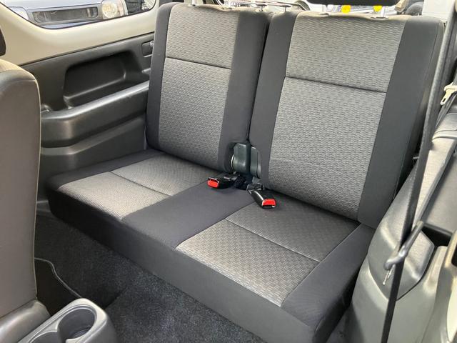 ジムニー ＸＣ　リフトアップ　社外マフラー　社外１６インチアルミ　社外ステアリング　５速ＭＴ　新品Ｂｌｕｅｔｏｏｔｈオーディオ　キーレス（30枚目）