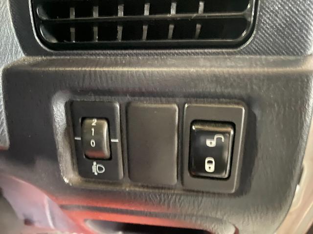 サンバートラック ＴＣ　Ｈ２４年式　最終型　４ＷＤ　ＡＣ　ＰＳ　ＰＷ　５速　キーレス　ＣＤステレオ　車検整備付き（22枚目）