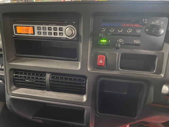 サンバートラック ＴＣ　Ｈ２４年式　最終型　４ＷＤ　ＡＣ　ＰＳ　ＰＷ　５速　キーレス　ＣＤステレオ　車検整備付き（28枚目）