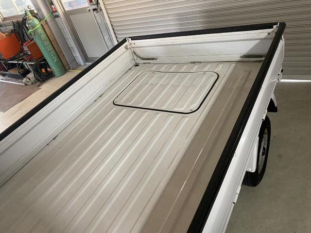 サンバートラック ＴＣ　Ｈ２４年式　最終型　４ＷＤ　ＡＣ　ＰＳ　ＰＷ　５速　キーレス　ＣＤステレオ　車検整備付き（33枚目）