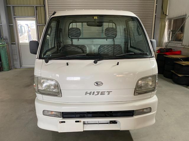 ハイゼットトラック スペシャル　４ＷＤ　エアコン　パワステ　５速　走行４．７万キロ　車検Ｒ９年４月有り　荷台マット　貨物用ラグタイヤ　　修復歴なし（2枚目）
