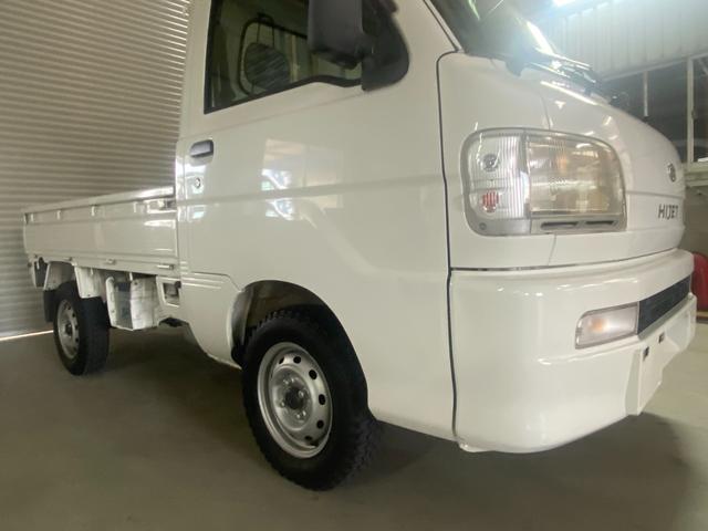 ハイゼットトラック スペシャル　４ＷＤ　エアコン　パワステ　５速　走行４．７万キロ　車検Ｒ９年４月有り　荷台マット　貨物用ラグタイヤ　　修復歴なし（7枚目）