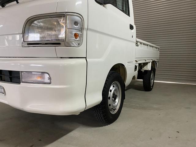 ハイゼットトラック スペシャル　４ＷＤ　エアコン　パワステ　５速　走行４．７万キロ　車検Ｒ９年４月有り　荷台マット　貨物用ラグタイヤ　　修復歴なし（8枚目）