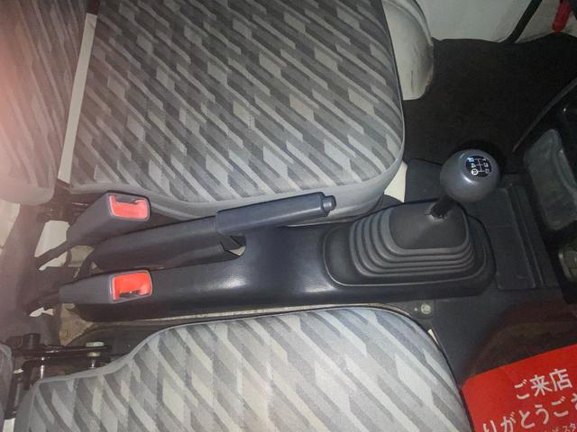 ハイゼットトラック スペシャル　４ＷＤ　エアコン　パワステ　５速　走行４．７万キロ　車検Ｒ９年４月有り　荷台マット　貨物用ラグタイヤ　　修復歴なし（29枚目）