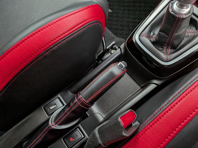 �T�C�h�u���[�L�ł��B