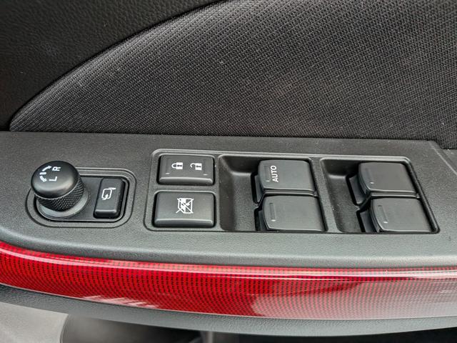 �p���[�E�C���h�E�A�h�A�~���[�X�C�b�`�ł��B