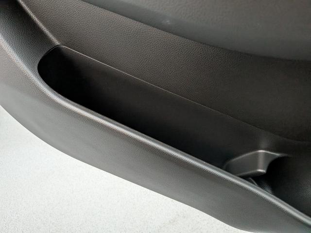 �h�A�ɂ����[�X�y�[�X����܂��B