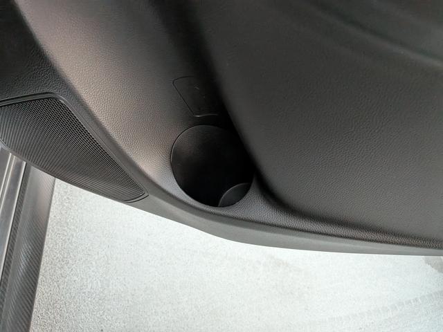 �㕔���ȃh�A�ɂ��h�����N�z���_�[����܂��B