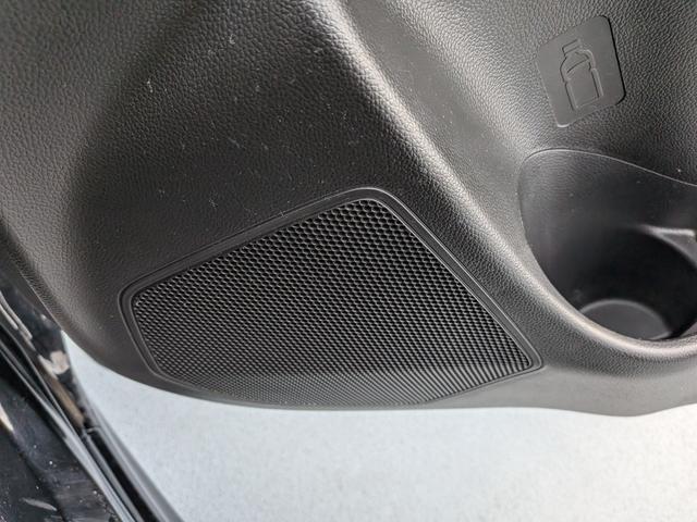 �t�����g�X�s�[�J�[�͕W�������ł��B