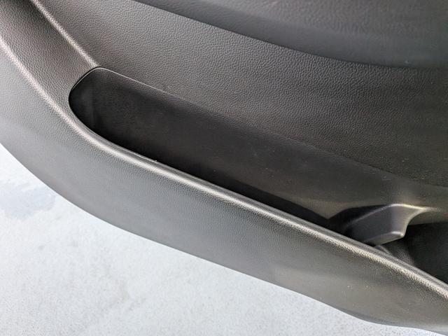 ����ȃh�A�̎��[�|�P�b�g�ł��B