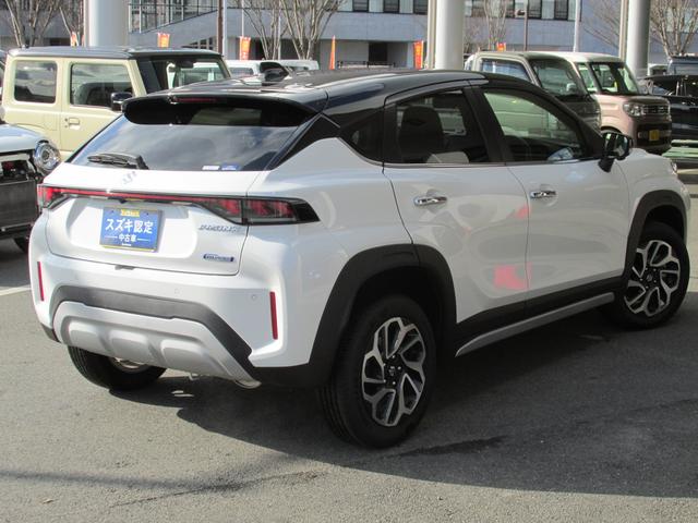 フロンクス ４ＷＤ　全方位カメラ付ナビ　バックカメラ　オートライト　Ｂｌｕｅｔｏｏｔｈ　純正ナビ　プッシュスタート　シートヒーター　オートエアコン　禁煙車　スズキセーフティーサポート　４ＷＤ　衝突被害軽減システム　アイドリングストップ（4枚目）