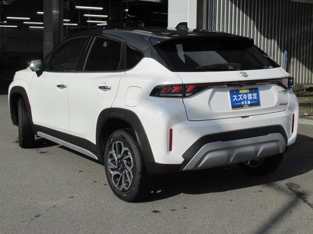 フロンクス ４ＷＤ　全方位カメラ付ナビ　バックカメラ　オートライト　Ｂｌｕｅｔｏｏｔｈ　純正ナビ　プッシュスタート　シートヒーター　オートエアコン　禁煙車　スズキセーフティーサポート　４ＷＤ　衝突被害軽減システム　アイドリングストップ（6枚目）