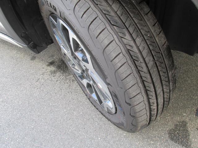 フロンクス ４ＷＤ　全方位カメラ付ナビ　バックカメラ　オートライト　Ｂｌｕｅｔｏｏｔｈ　純正ナビ　プッシュスタート　シートヒーター　オートエアコン　禁煙車　スズキセーフティーサポート　４ＷＤ　衝突被害軽減システム　アイドリングストップ（7枚目）