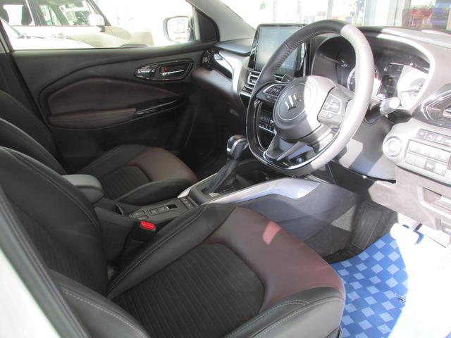 フロンクス ４ＷＤ　全方位カメラ付ナビ　バックカメラ　オートライト　Ｂｌｕｅｔｏｏｔｈ　純正ナビ　プッシュスタート　シートヒーター　オートエアコン　禁煙車　スズキセーフティーサポート　４ＷＤ　衝突被害軽減システム　アイドリングストップ（8枚目）