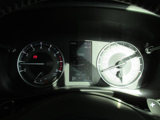 フロンクス ４ＷＤ　全方位カメラ付ナビ　バックカメラ　オートライト　Ｂｌｕｅｔｏｏｔｈ　純正ナビ　プッシュスタート　シートヒーター　オートエアコン　禁煙車　スズキセーフティーサポート　４ＷＤ　衝突被害軽減システム　アイドリングストップ（9枚目）