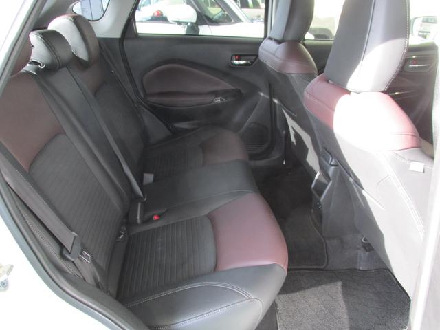 フロンクス ４ＷＤ　全方位カメラ付ナビ　バックカメラ　オートライト　Ｂｌｕｅｔｏｏｔｈ　純正ナビ　プッシュスタート　シートヒーター　オートエアコン　禁煙車　スズキセーフティーサポート　４ＷＤ　衝突被害軽減システム　アイドリングストップ（22枚目）