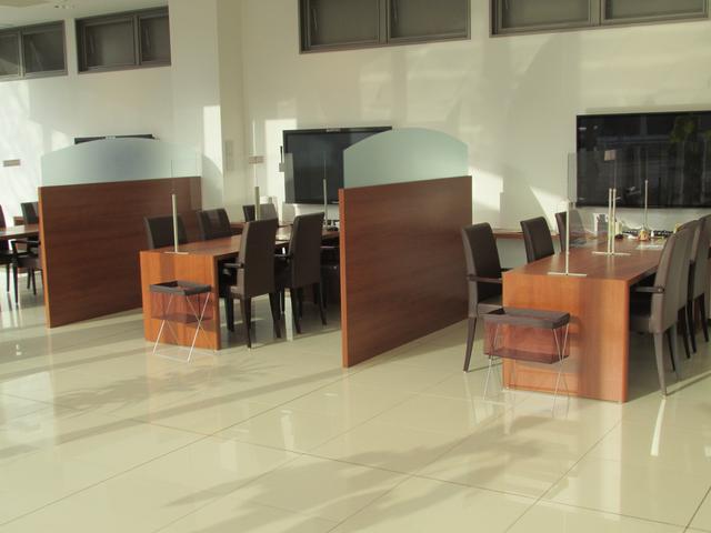 フロンクス ４ＷＤ　全方位カメラ付ナビ　バックカメラ　オートライト　Ｂｌｕｅｔｏｏｔｈ　純正ナビ　プッシュスタート　シートヒーター　オートエアコン　禁煙車　スズキセーフティーサポート　４ＷＤ　衝突被害軽減システム　アイドリングストップ（35枚目）