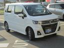 ワゴンＲカスタムＺ カスタムＺ　ＨＹＢＲＩＤ　ＺＴ　４ＷＤ　スズキコネクト　バックカメラ　オートライト　Ｂｌｕｅｔｏｏｔｈ　プッシュスタート　シートヒーター　オートエアコン　スズキセーフティーサポート　４ＷＤ　衝突被害軽減システム　アイドリングストップ　横滑り防止機能（3枚目）