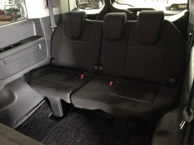 【３列目シート】３列目シートもゆったりとお座りいただける広さがあります！床下格納式ですので、お使いにならない時は荷室として活躍します！