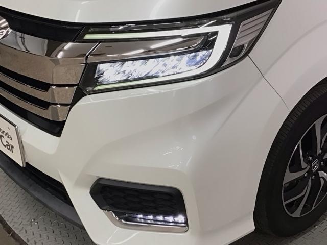 【ＬＥＤヘッドライト】ディスチャージヘッドライト（ＨＩＤ）と同等の明るさで、夜道や雨天走行が明るく視界良好！！　フォグライトも装備で、安心感さらにＵＰです♪安心ドライブを楽しんで下さい♪