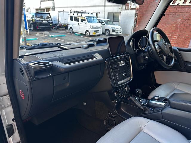 Ｇクラス Ｇ３５０ｄ　Ｇ３５０ｄ（５名）　後期モデル・ガラスサンルーフ・ホワイトレザーシート・ＡＭＧ２２インチアルミホイール・純正ナビ・地デジＴＶ・シートヒーター・パワーシート・デジタルインナーミラー・ドライブレコーダー（15枚目）