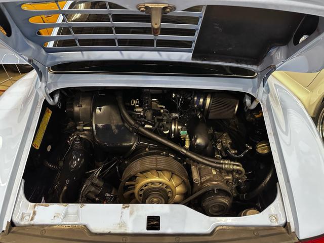 ９１１ ９１１カレラ　ＲＳ仕様・フロント、サイド、リアスポイラー・車高調・ＢＢＳ１８インチアルミ・社外マフラー・レカロシート２脚・サンルーフ・（25枚目）