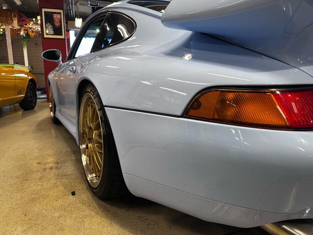 ９１１ ９１１カレラ　ＲＳ仕様・フロント、サイド、リアスポイラー・車高調・ＢＢＳ１８インチアルミ・社外マフラー・レカロシート２脚・サンルーフ・（40枚目）