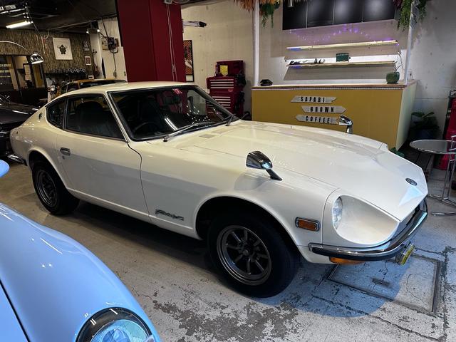 フェアレディZ ノーマル車両・SUツインキャブレター・ワタナベ14インチアルミ・純正シート・(2枚目)