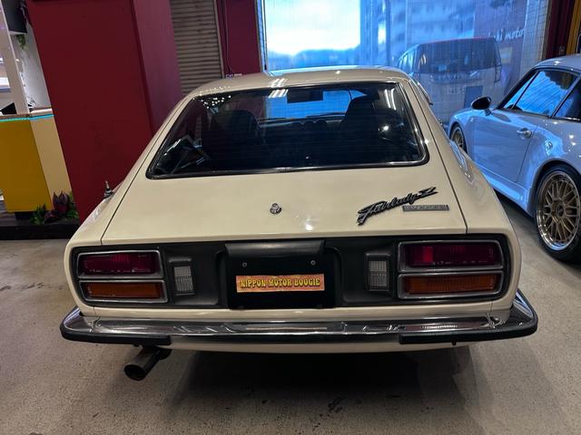 フェアレディZ ノーマル車両・SUツインキャブレター・ワタナベ14インチアルミ・純正シート・(4枚目)