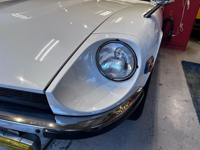 フェアレディZ ノーマル車両・SUツインキャブレター・ワタナベ14インチアルミ・純正シート・(9枚目)