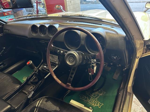 フェアレディZ ノーマル車両・SUツインキャブレター・ワタナベ14インチアルミ・純正シート・(15枚目)