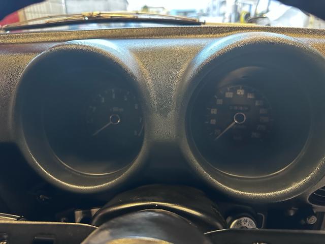 フェアレディZ ノーマル車両・SUツインキャブレター・ワタナベ14インチアルミ・純正シート・(21枚目)