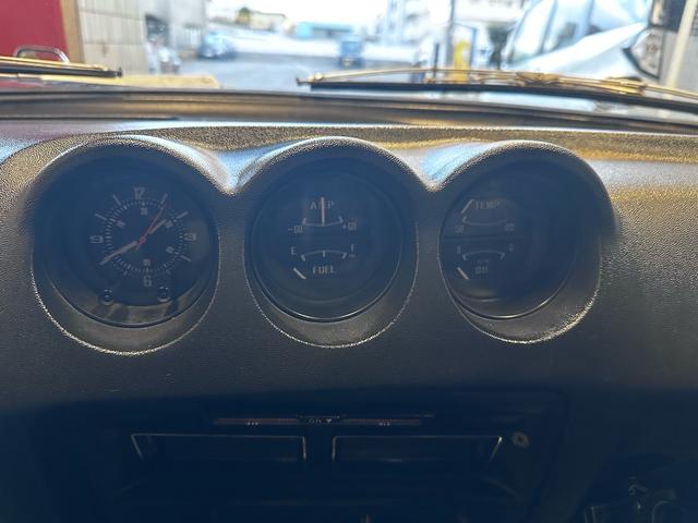 フェアレディZ ノーマル車両・SUツインキャブレター・ワタナベ14インチアルミ・純正シート・(22枚目)