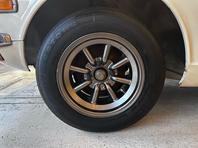 フェアレディZ ノーマル車両・SUツインキャブレター・ワタナベ14インチアルミ・純正シート・(32枚目)