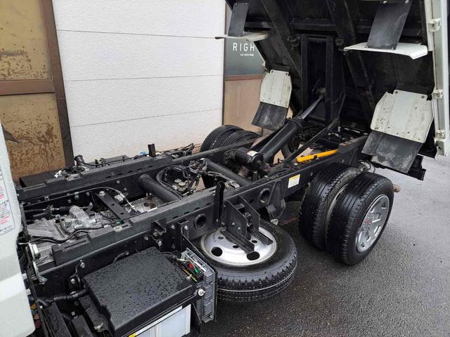 キャンター ダンプ　トラック　後輪ダブル　電動格納ミラー　エアコン　運転席エアバッグ　ＵＳＢ　ミュージックプレイヤー接続可　Ｂｌｕｅｔｏｏｔｈ（16枚目）